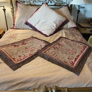 Queen full set duvet cover, cases and bedskirt